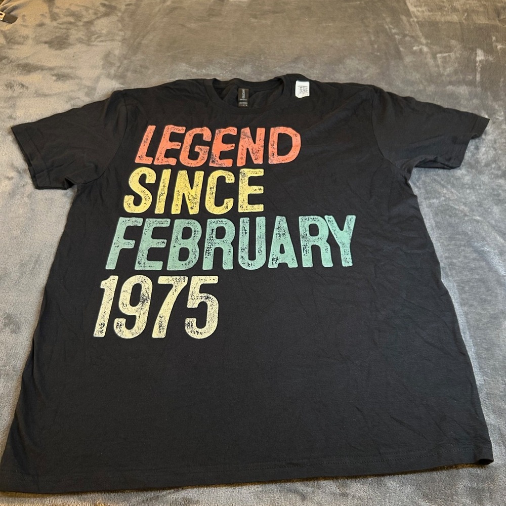 Gildan Softstyle Legend Since February 1975 T Shirt Mens Large Black Graphic Tee